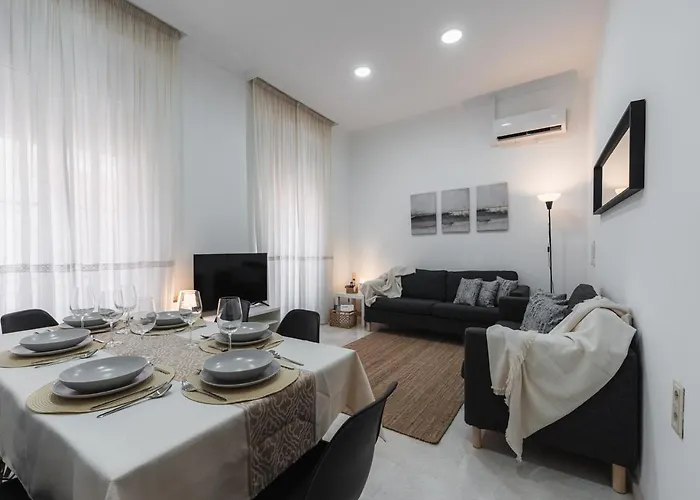 Home4u Castaneda Apartment