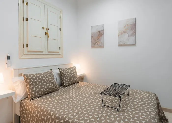 Home4u Castaneda Apartment