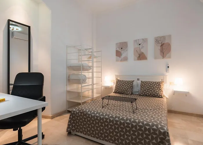 Home4u Castaneda Apartment Granada