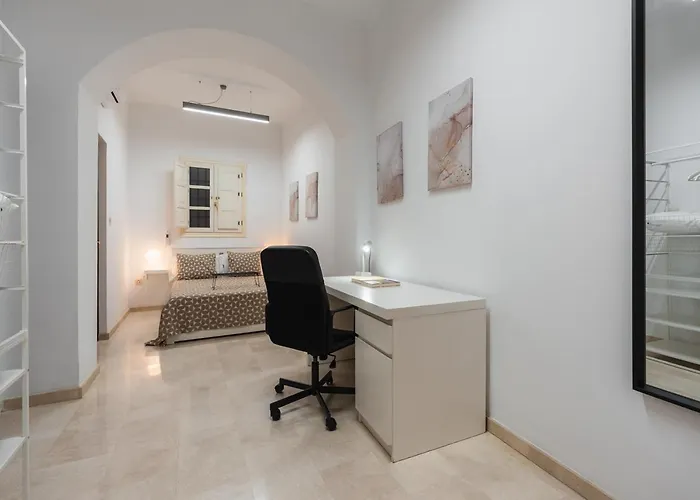 Home4u Castaneda Apartment *